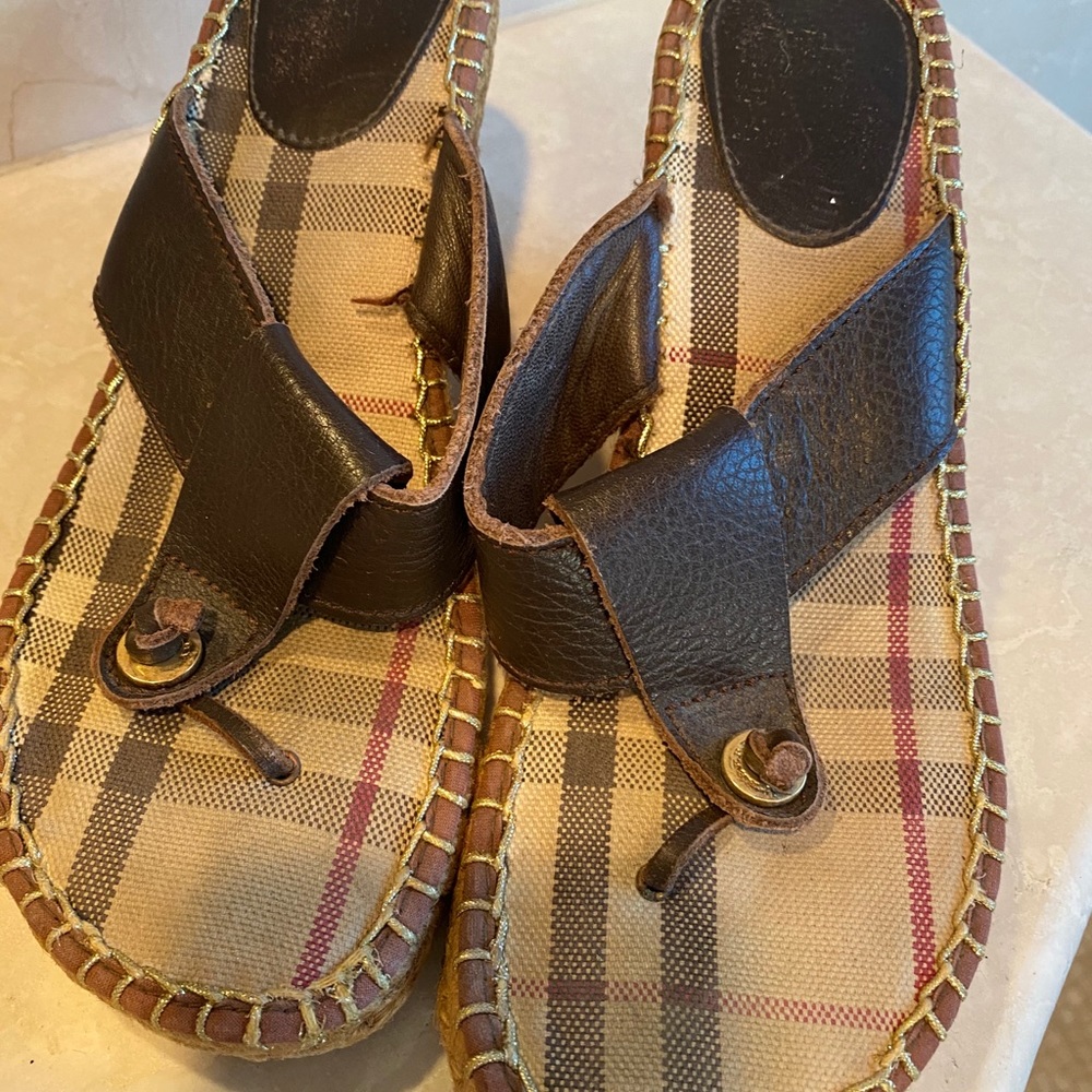 BURBERRY brown sandals size 38